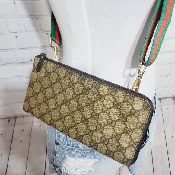 Authentic Gucci Brown Monogram Crossbody Bag. Includes 3 Straps. - Picture 12 of 15